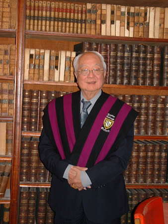 Grandmaster Yap Cheng Hai in Oxford University livery