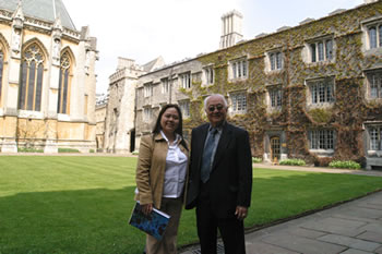 Grandmaster Yap Cheng Hai and Master Angela Ang in Oxford University grounds